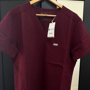 Figs Chisec/Axim Scrub Set in Burgundy (Medium)